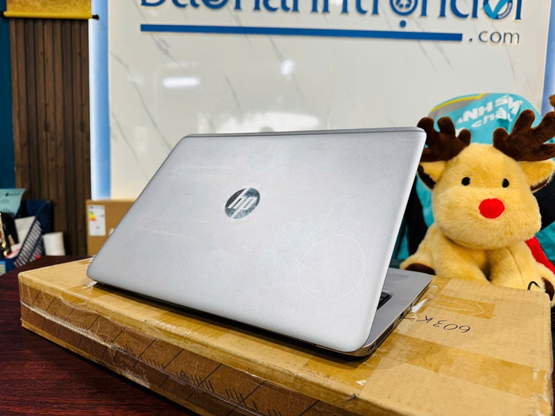 HP Elitebook Folio 1040 G3 (Core i5 6300U, 8GB, 256GB, 14 inch, QHD, Touch)-10