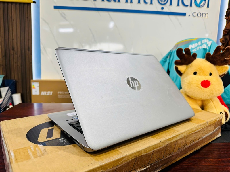 HP Elitebook Folio 1040 G3 (Core i5 6300U, 8GB, 256GB, 14 inch, QHD, Touch)-11