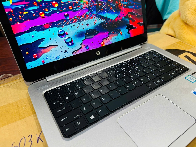 HP Elitebook Folio 1040 G3 (Core i5 6300U, 8GB, 256GB, 14 inch, QHD, Touch)-4