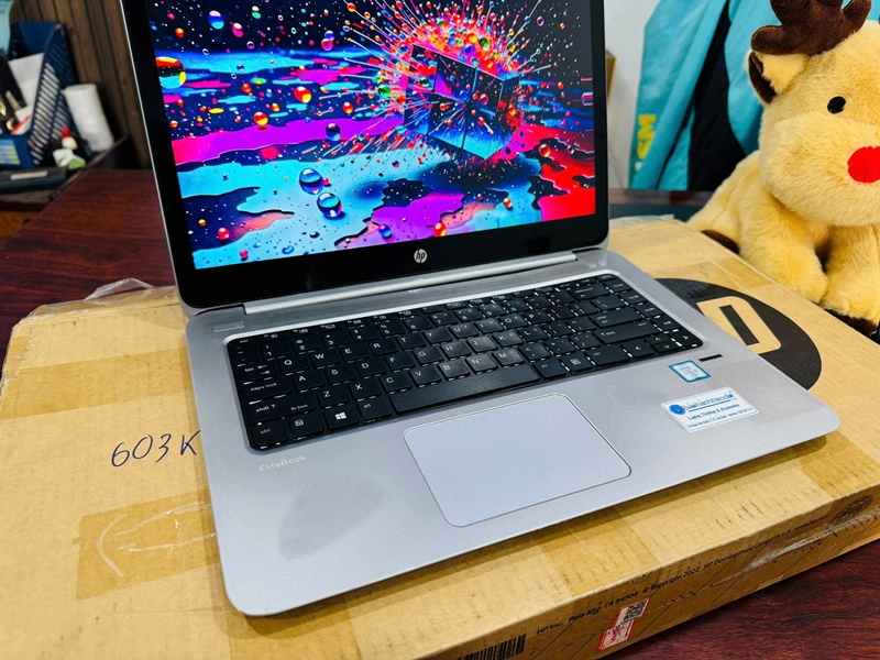 HP Elitebook Folio 1040 G3 (Core i5 6300U, 8GB, 256GB, 14 inch, QHD, Touch)-6