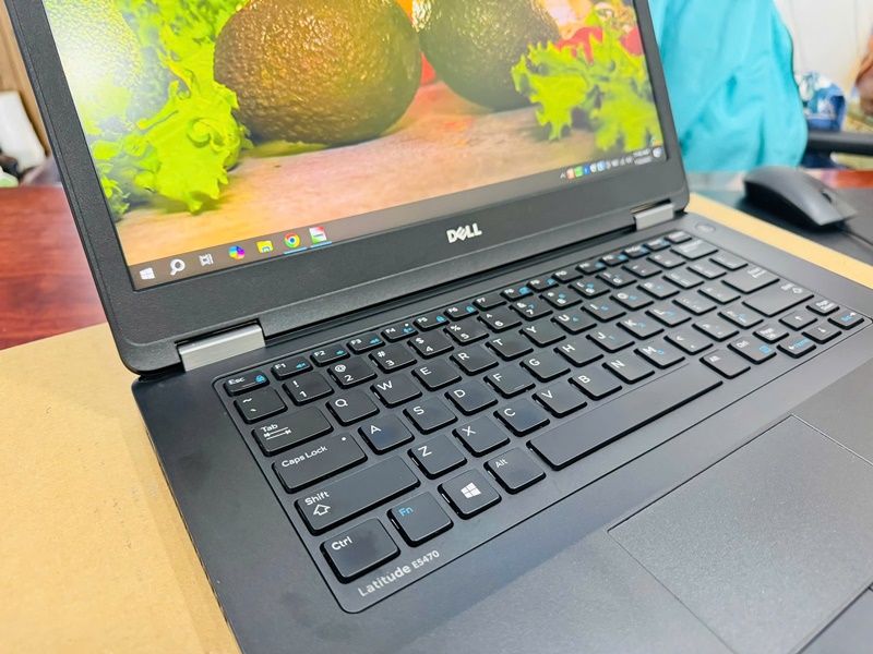 Dell Latitude E5470 (Core i7 6820HQ, 8GB, 256GB, 14 inch, FHD)-4