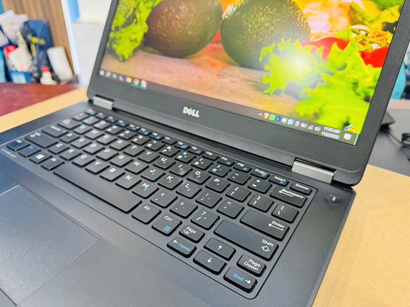 Dell Latitude E5470 (Core i7 6820HQ, 8GB, 256GB, 14 inch, FHD)-5