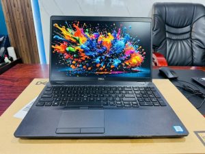 Dell Latitude 5501 (Core i7 9850H, 8GB, 256GB, 15.6 inch, Full HD)