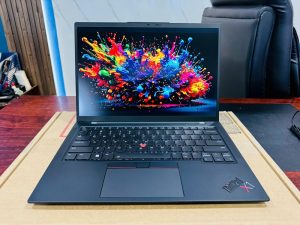 Lenovo ThinkPad X1 Carbon Gen 10 (Core i5 1235U, 16GB, 256GB, 14 inch, WUXGA)