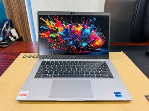 Dell Latitude 5330 (Core i7 1265U, 32GB, 256GB, 13.3 inch, Full HD)