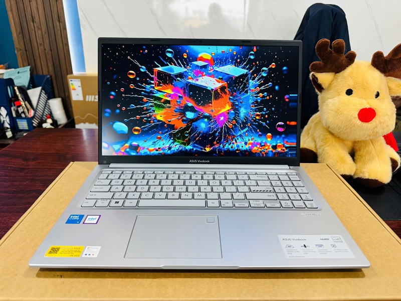 ASUS Vivobook 15 X1504VA (Core 5 120U, 16GB, 512GB, 15.6 inch, Full HD)