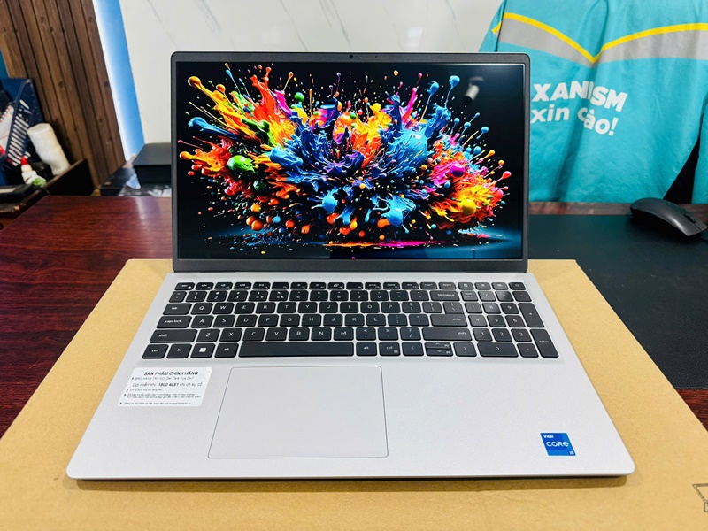 Dell 15 DC15250 (Core i5 1334U, 16GB, 512GB, 15.6 inch, Full HD, 120Hz)